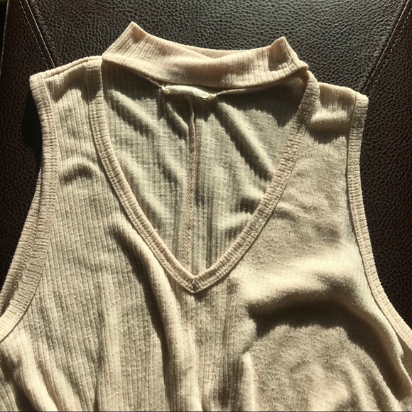 ✨FLASH SALE✨ Cream V-Neck Tunic - Picture 1 of 2